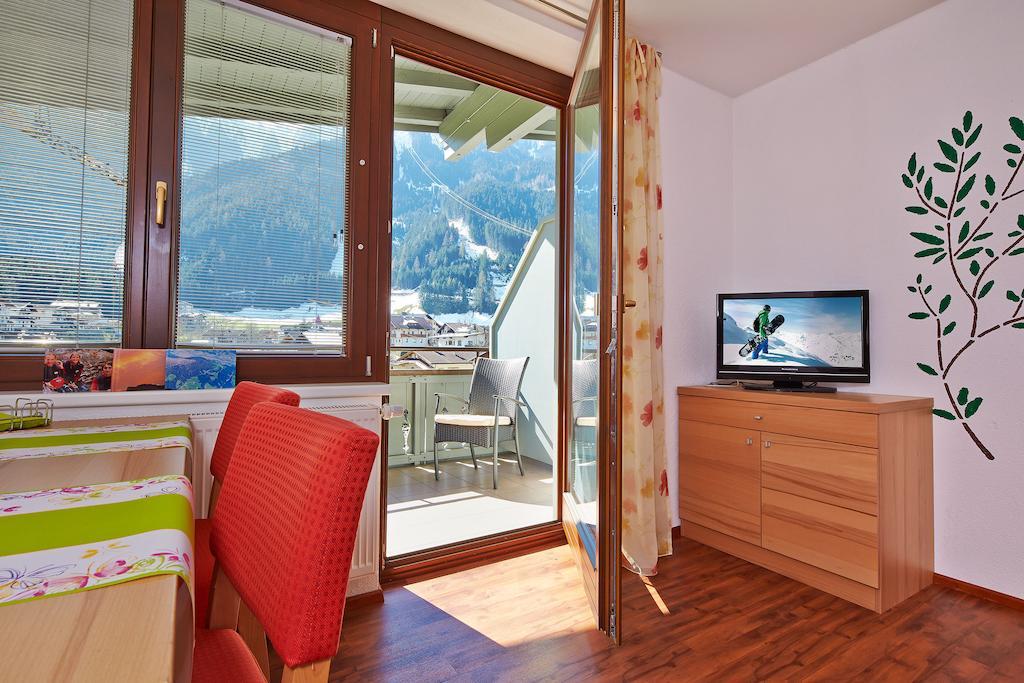 SkyLounge Mayrhofen Værelse billede